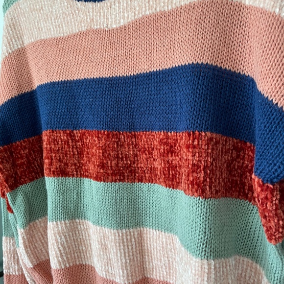Warm and Cozy Lifestyle striped sweater - Size M - Picture 2 of 3